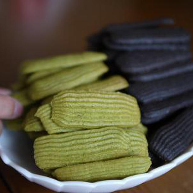 搾り出しクッキー（江別製粉のファリーヌ）抹茶・ブラックココア