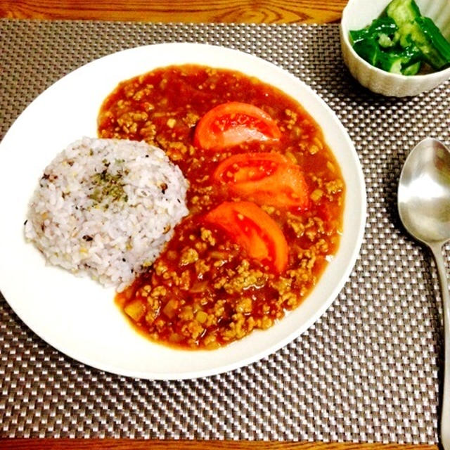 トマトカレーと向日葵と