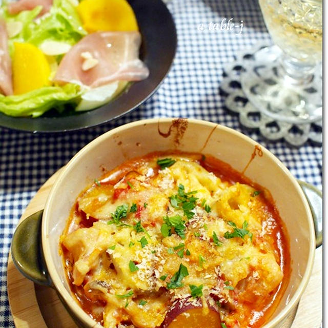 熱々とろ～り 「鶏肉と根菜のトマトチーズグラタン」♪