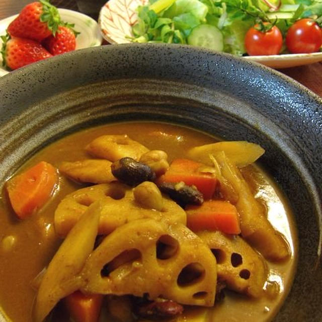 女性向き　根菜類たっぷり薬膳カレー♪
