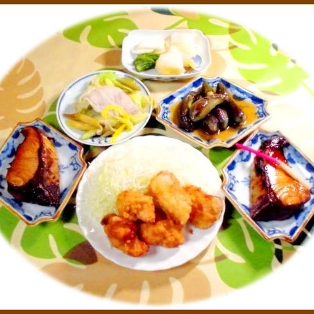 ブリの照り焼きに鶏唐揚げ