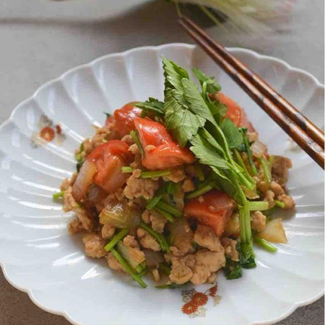 トマトと春野菜と挽肉の甘辛炒め