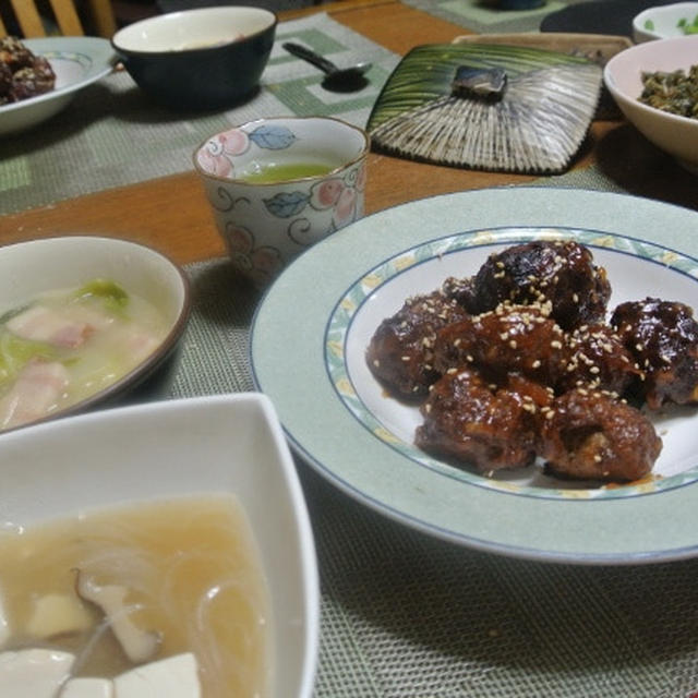 肉団子の甘酢あんかけ、椎茸と豆腐の中華スープ、白菜とベーコンのクリーム煮