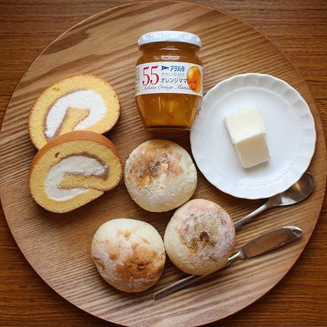 栗のロールケーキと日曜日の朝ごはん