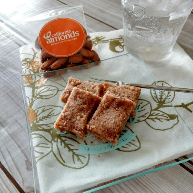ベトナム菓子　バインダウサイン(緑豆餅)もどき　カリフォルニア・アーモンド