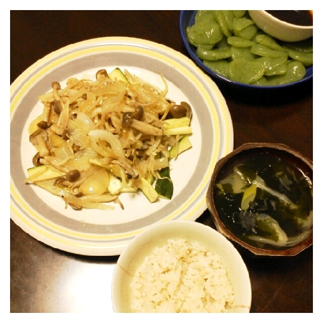昨日の夕ご飯☆自家製塩麹で野菜炒め