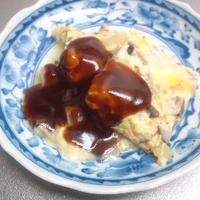 洋食作りでオムレツ