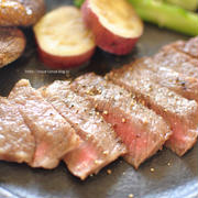 牛もも肉のステーキで晩ごはん
