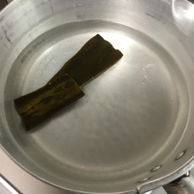 お出汁をひく