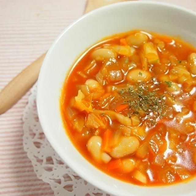 クリスマスにも！野菜と蒸し大豆の食べるトマトスープ