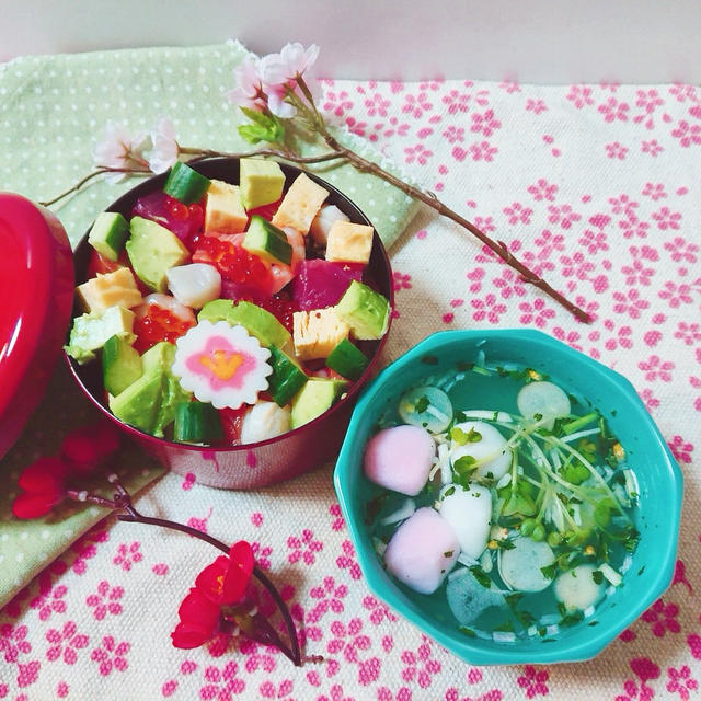 昨日ひな祭りは#バラちらし寿司 家族のリクエストです。お吸いものは、インスタント...