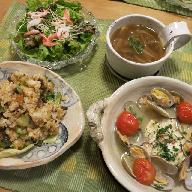 鱈のアクアパッツァ＆ガーリックステーキ炒飯の晩ご飯　と　シラー・カンパニュラータの花♪