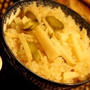 おかまの中から春がこんにちは、アスパラとたけのこの炊き込みご飯、新じゃがと蚕豆のじゃこ煮