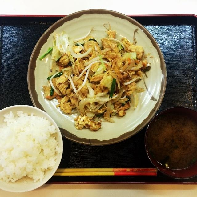 6月25日の朝ごはんは、みかどのフーチャンプルー定食