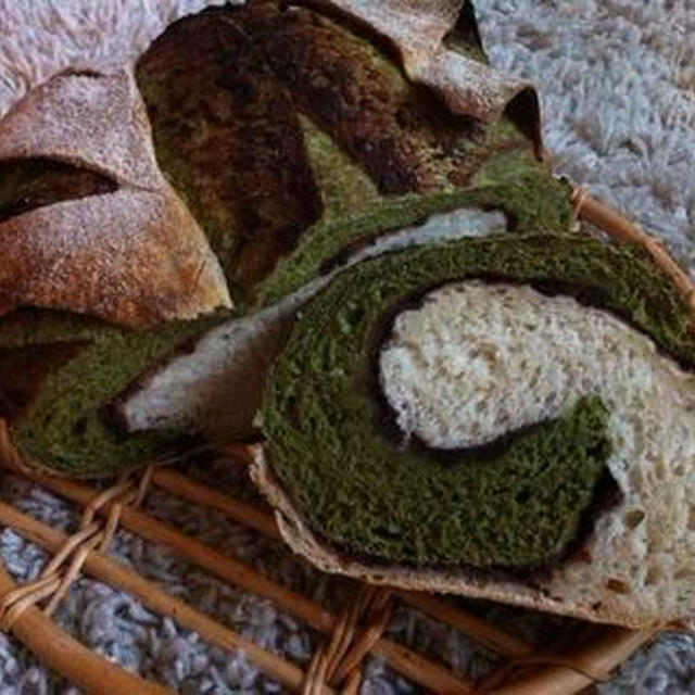 抹茶のぐるぐるカンパーニュ