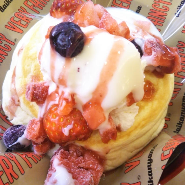 スシロー☆ココナッツベリーパンケーキ