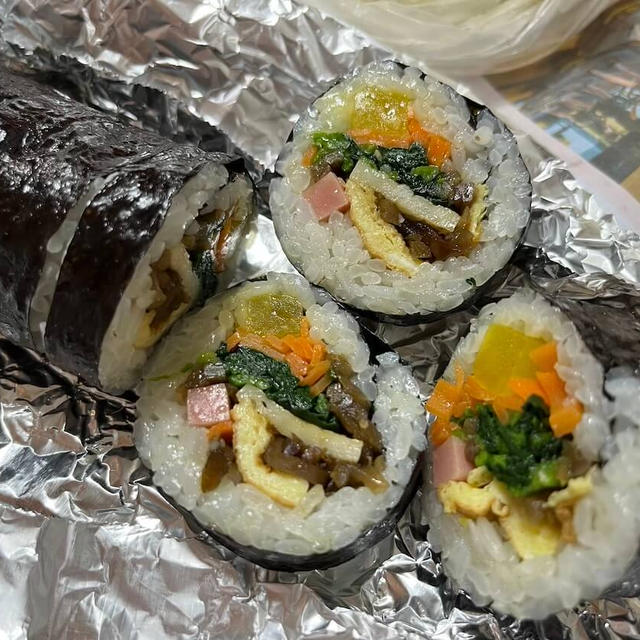 ソウルで昔住んでたタルトンネの半地下に行ってみた。美味しいキンパでお昼ごはん
