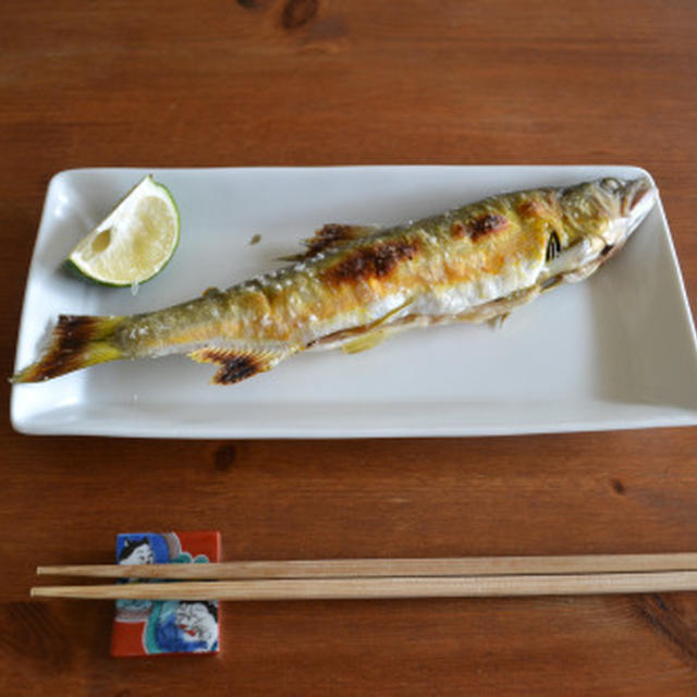 あゆの塩焼き伊勢神宮のおかげ横丁で、あゆの塩焼きを食べるか悩んでいた夫。食べたいけど夜ごはんもあるしな～、でもやっぱり食べたい！と...