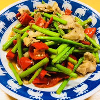 ＊スパイスブログ*豚肉とアスパラのガーリックソテー