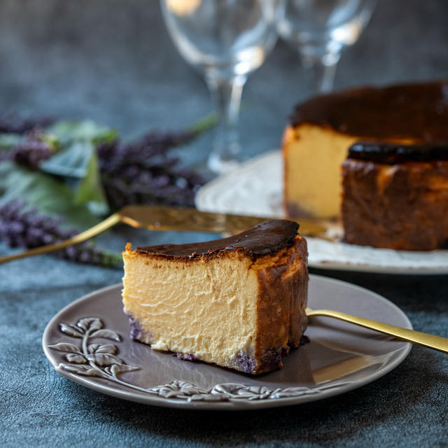 【レシピ】爽やかなチーズと濃厚な生クリームの絶妙なバランスを楽しむバスクチーズケーキ