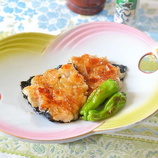 はんぺんと茄子、海老をあわせてふんわり焼いた蒲焼風♪