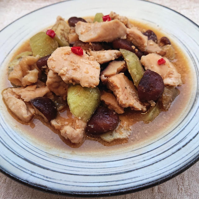 レンジで簡単♪鶏むね肉となすと椎茸の甘辛味噌煮