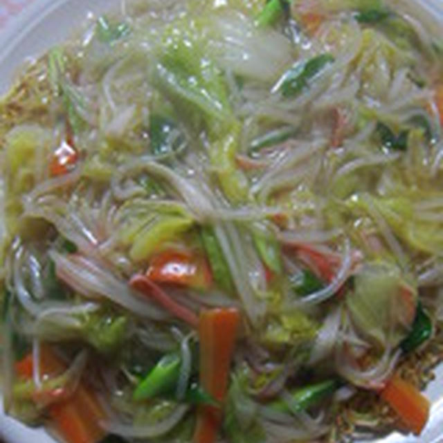 「カニカマボコと野菜のあんかけ焼きそば」