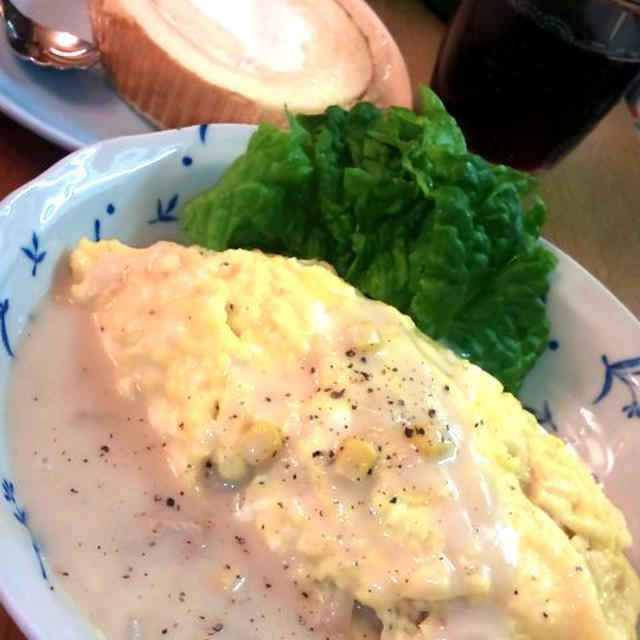 バターライスのオムライス クリームシチューソースがけ By Mayumiたんさん レシピブログ 料理ブログのレシピ満載