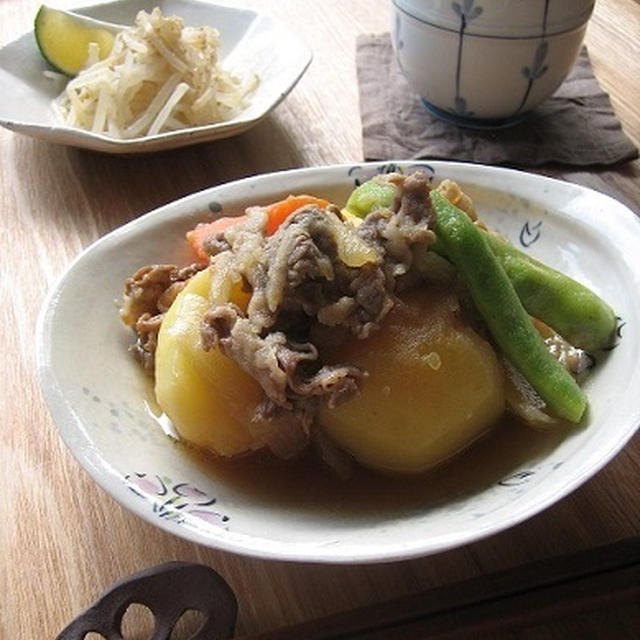 staubで 肉じゃが♪　鶏汁の茶碗蒸しなど・・・の定食