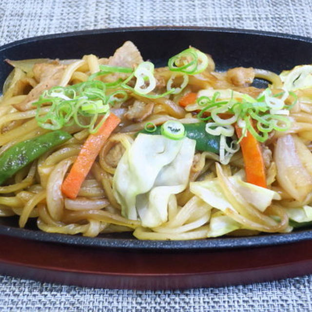 ちょっと和風の鉄板焼きうどん