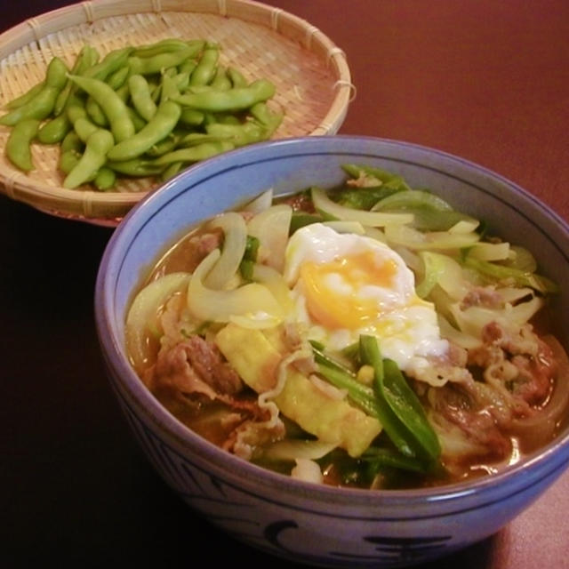 カレーうどんと枝豆