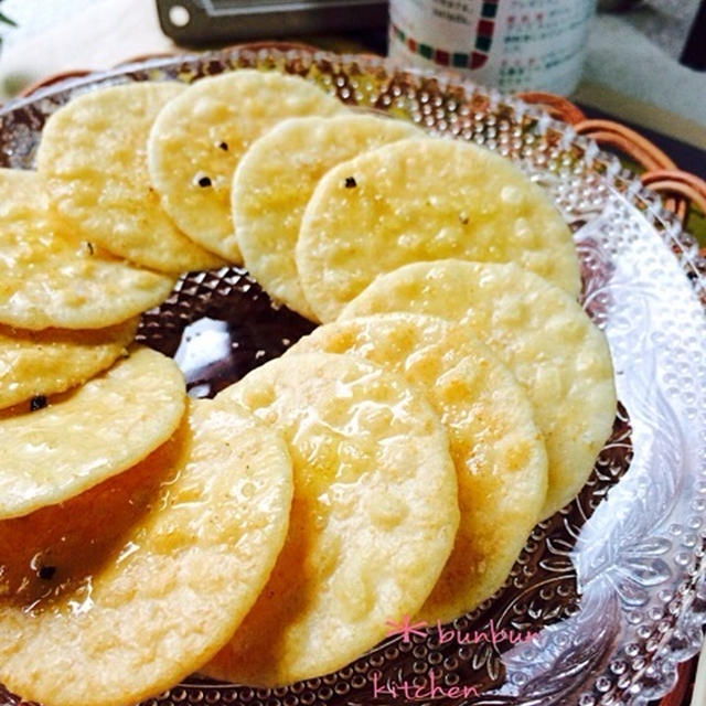 おせんべいにオリーブオイル♡美味いよ！