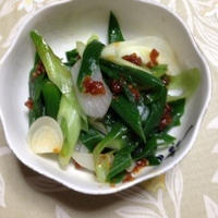 「エバラ焼肉のたれ　こだわり食感」で葉玉ねぎのピリ辛和え作ってみました。