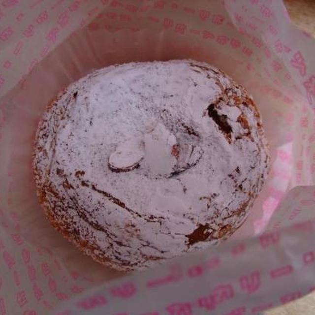 パン屋さんのシュークリーム（カタネベーカリー）