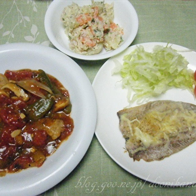 イワシのチーズ焼きとチキンのトマト煮