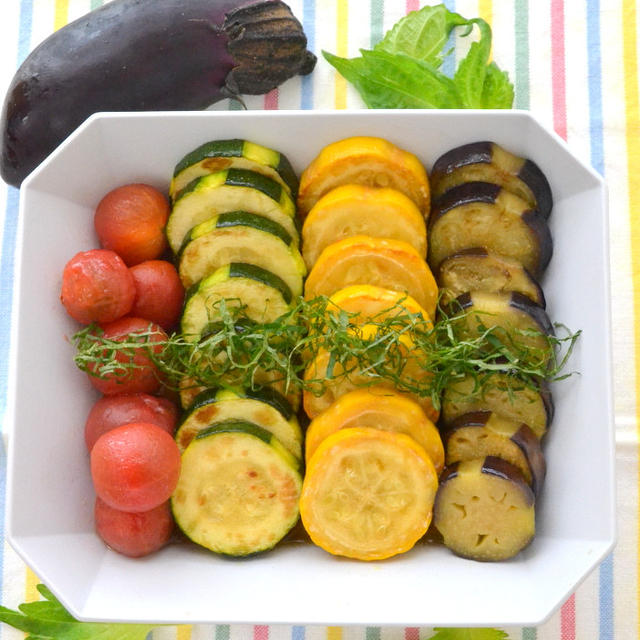 【レシピ】麺つゆでOK!夏野菜の常備菜 カラフル焼き浸し