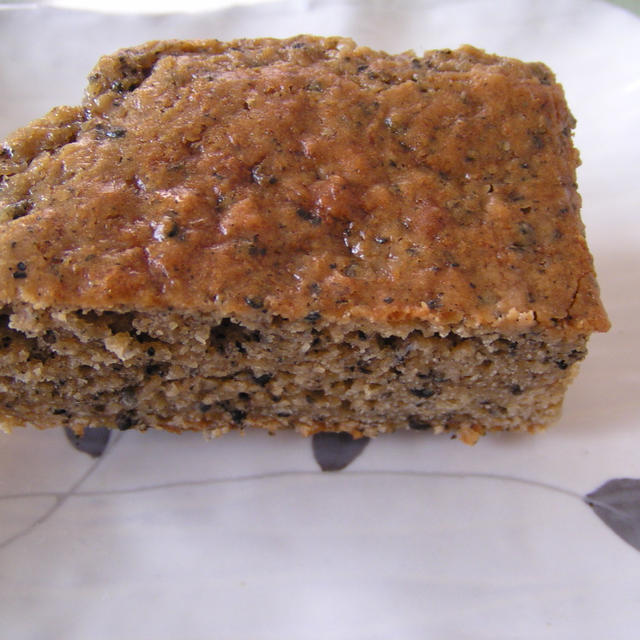 しっとり！ヨーグルトのゴマ味噌ケーキ