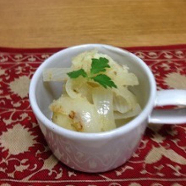 クミン味のじゃがいもと玉ねぎの蒸し煮焼き