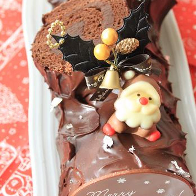 バニラ風味のチョコレートロールケーキ。