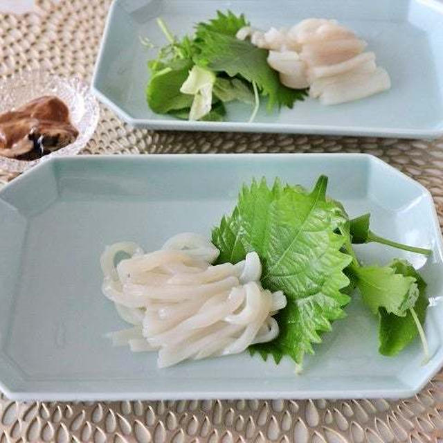 これで小サイズ？シマメの丸ごと凍結♪