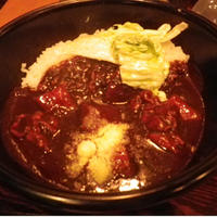 サンアロハ　「鶏肉とトマトの煮込みカレー」