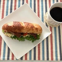 サンドイッチとドーナツで  おうちカフェ♪ ブログ移動中です(#^.^#)