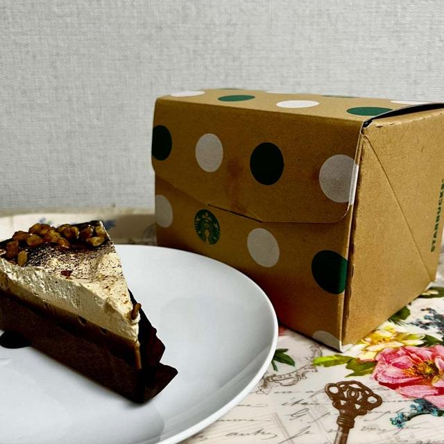 季節のおすすめ・スターバックス アーモンドミルクのほうじ茶ムース