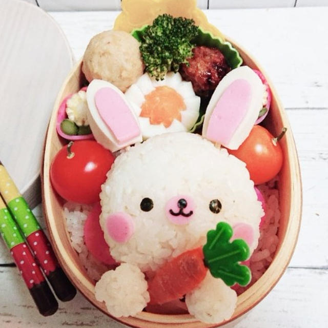 うさぎちゃんおにぎり弁当〖デコ弁〗   #平日お昼ご飯はお弁当or外食