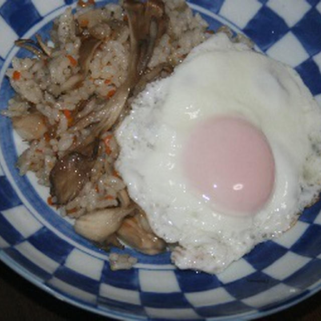 7月20日　　舞茸炒飯の目玉焼きのっけ