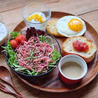ミートデコレシュレッドビーフで簡単うまうまサラダ〜芝麻醤ドレ〜