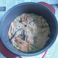 無加水鍋で津軽サーモンのアラの炊き込みご飯