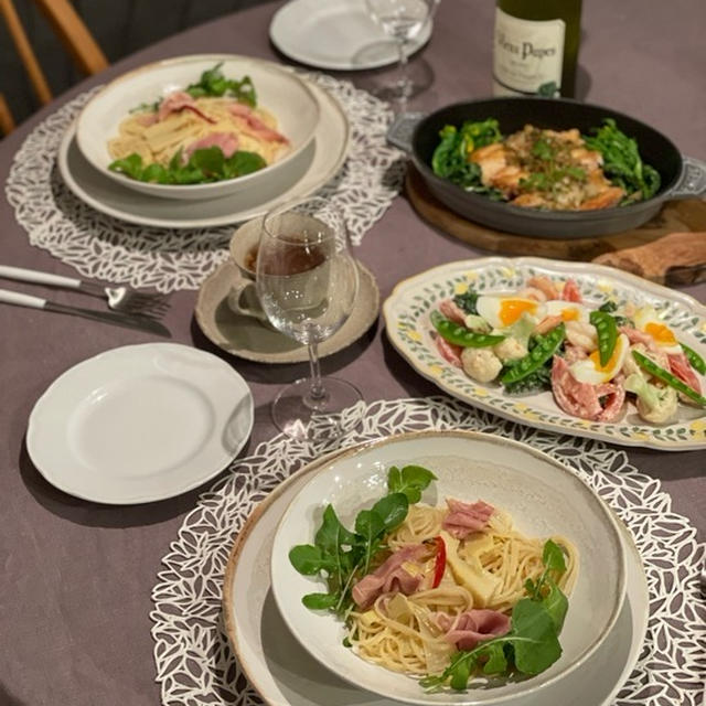 たけのこのペペロンチーノと、セリのディアボラ風チキンと、茹で野菜サラダの夜ごはん