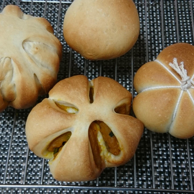 色んなカタチでジャックオランタンな、カボチャパン