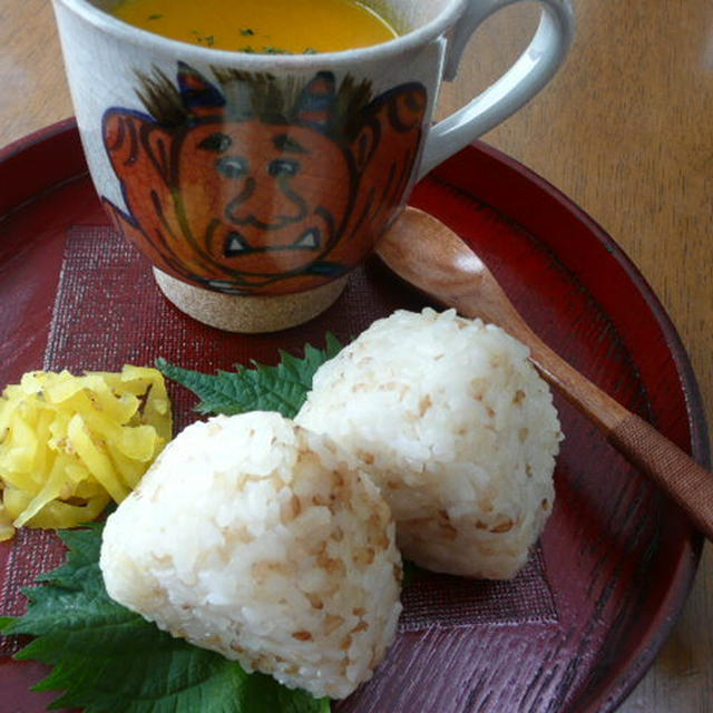 カボチャのスープと塩むすび